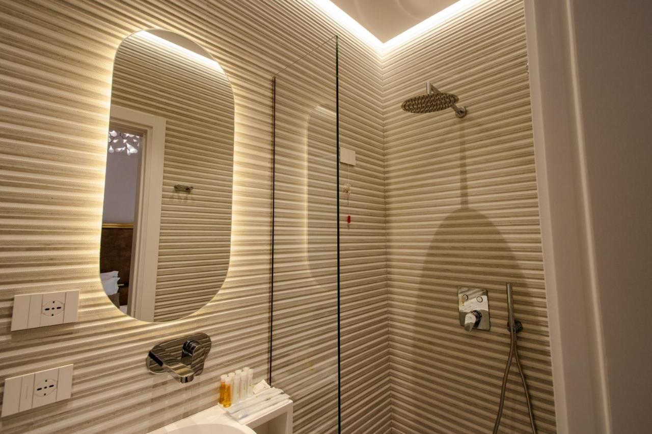 The Crown Boutique Hotel & Spa Tirana Esterno foto