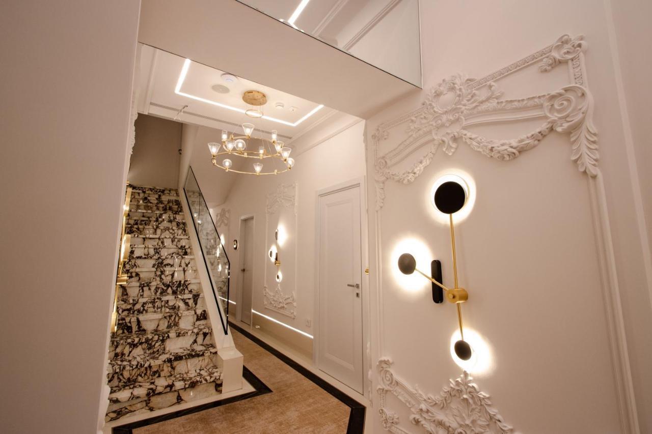 The Crown Boutique Hotel & Spa Tirana Esterno foto