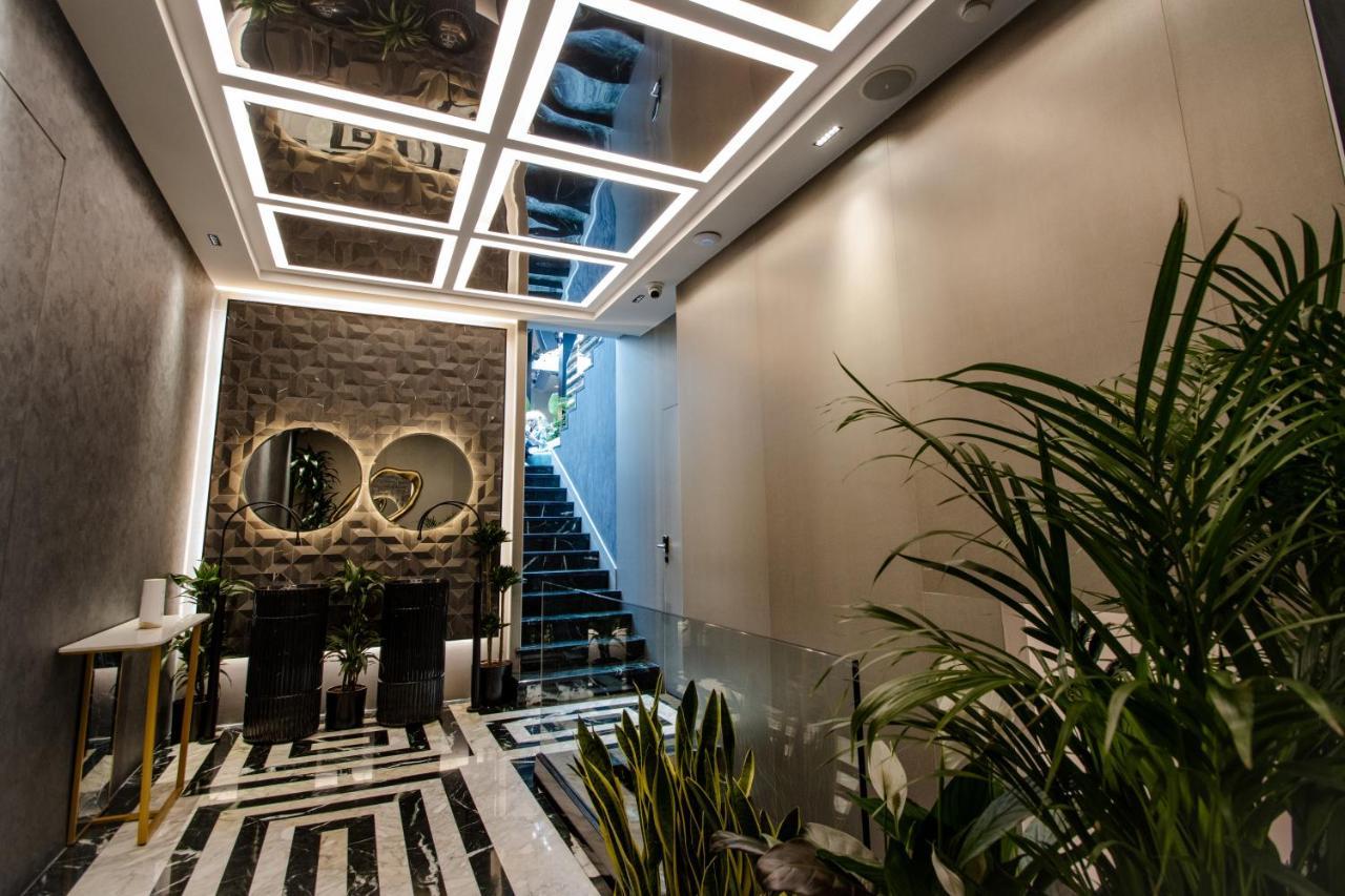 The Crown Boutique Hotel & Spa Tirana Esterno foto