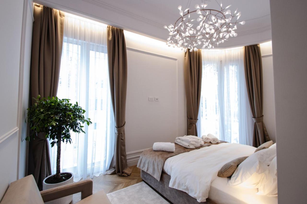 The Crown Boutique Hotel & Spa Tirana Esterno foto