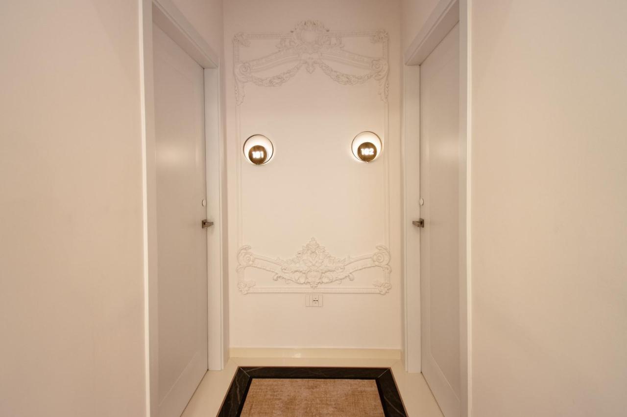 The Crown Boutique Hotel & Spa Tirana Esterno foto