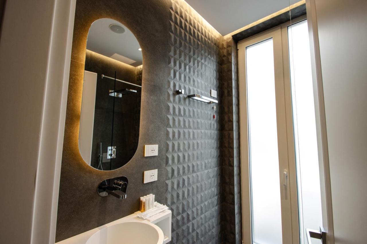 The Crown Boutique Hotel & Spa Tirana Esterno foto