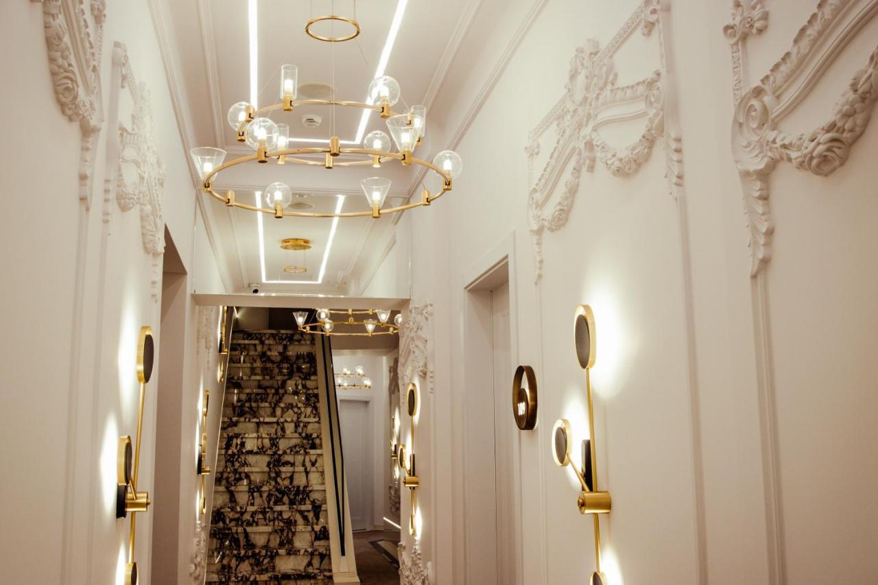 The Crown Boutique Hotel & Spa Tirana Esterno foto