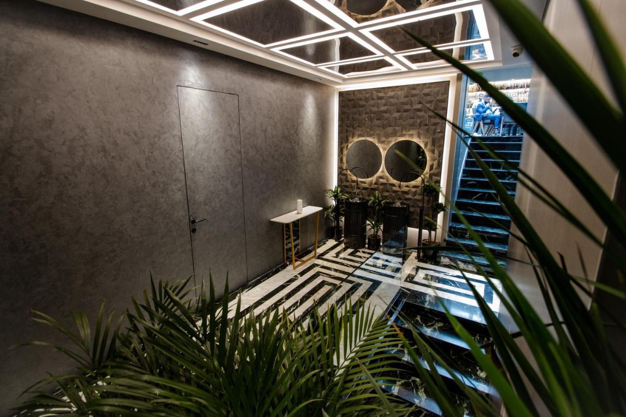 The Crown Boutique Hotel & Spa Tirana Esterno foto