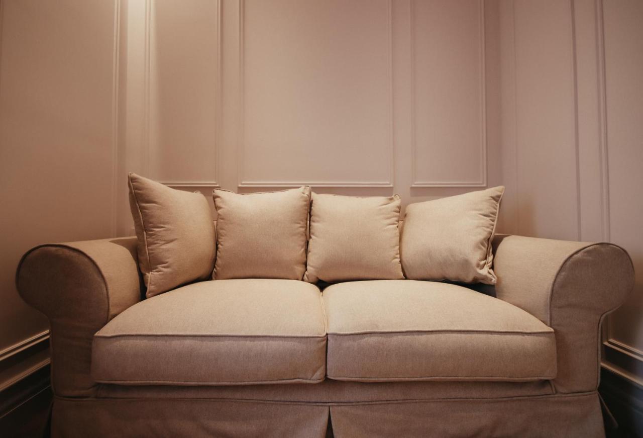 The Crown Boutique Hotel & Spa Tirana Esterno foto