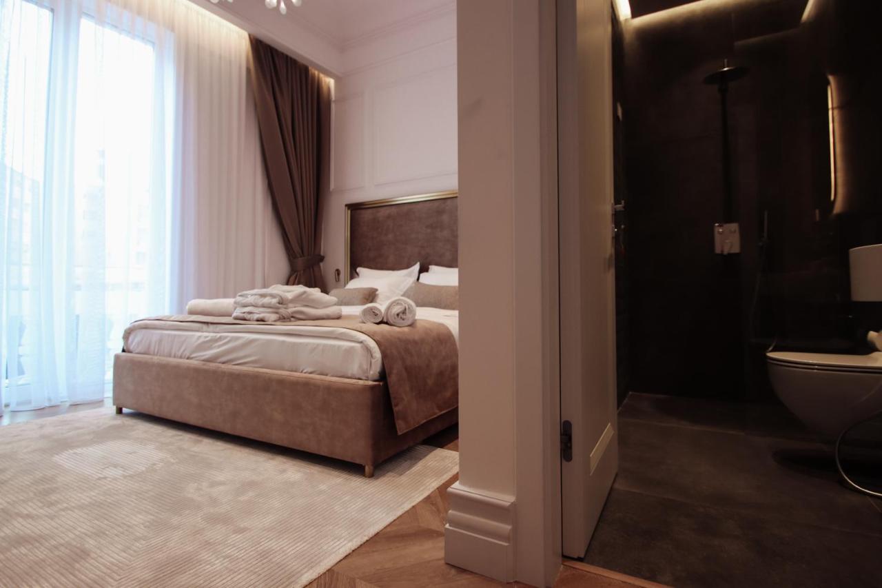 The Crown Boutique Hotel & Spa Tirana Esterno foto