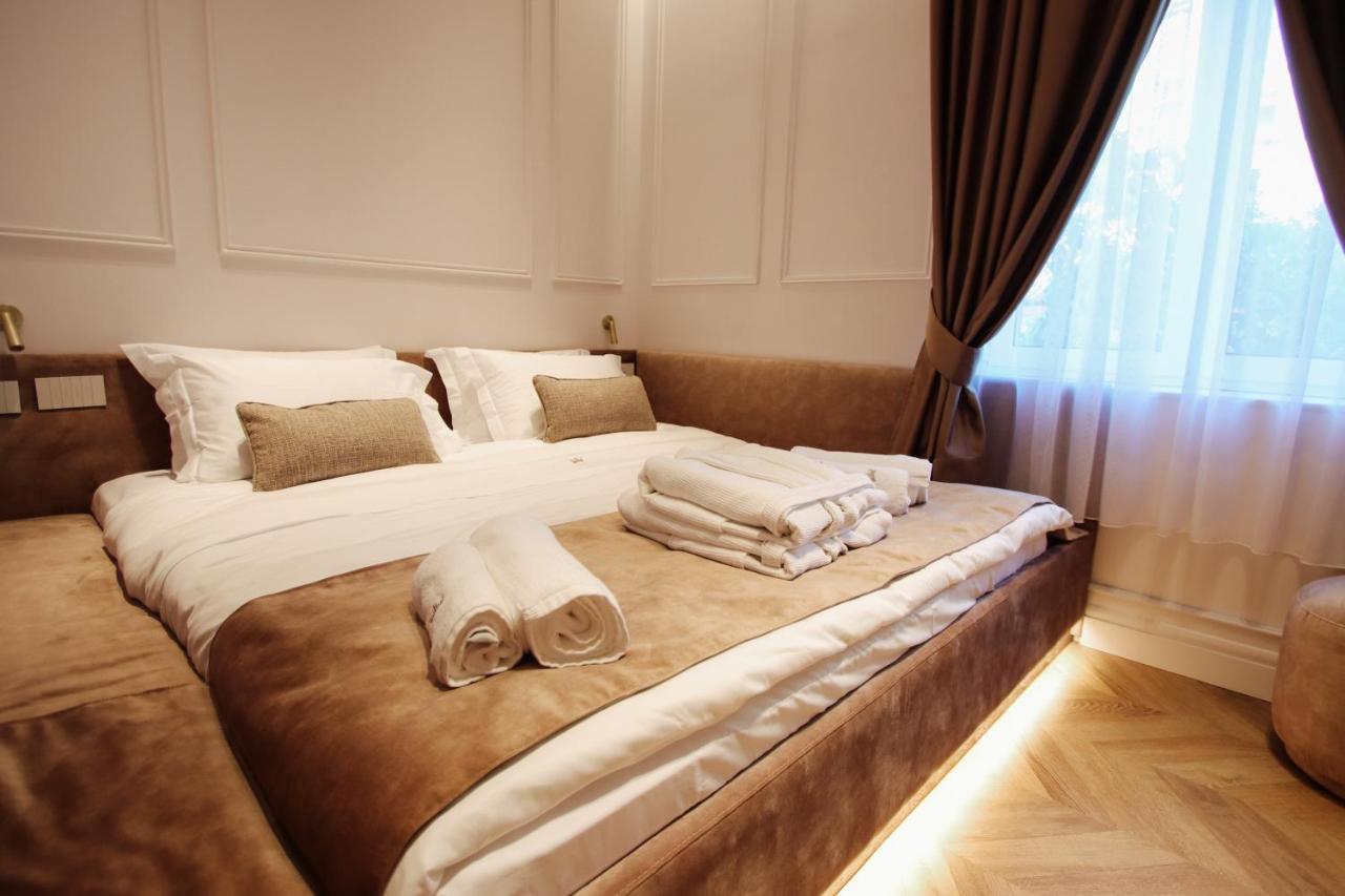 The Crown Boutique Hotel & Spa Tirana Esterno foto